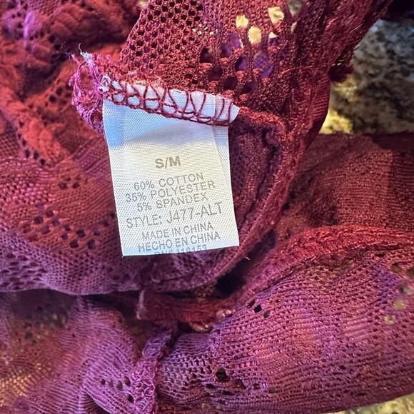 Altar’d State Women’s Small Burgundy Lace Bralette - Picture 6 of 7